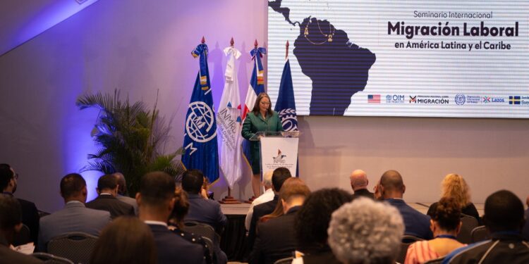 Instituto Nacional de Migración inaugura seminario internacional sobre migración laboral con conferencia magistral sobre los efectos de la pandemia del COVID-19 en los mercados de trabajo, a cargo del economista y politólogo Jürgen Weller