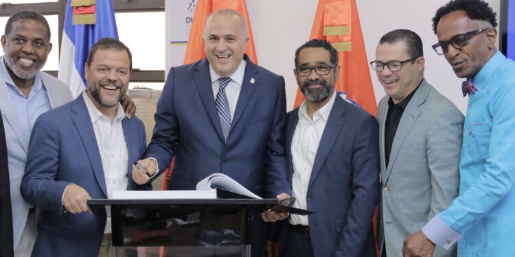 Misión neoyorquina se compromete a estrechar lazos de cooperación entre Defensa Civil y NYCEM