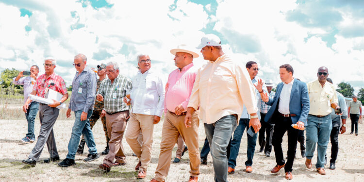Gobierno Instruye la terminación de la planta procesadora de caña de azúcar Esmeralda en la provincia Monte Plata Monte Plata