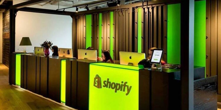 Shopify añade una herramienta de colaboración para conectar a las marcas con los creadores de contenidos