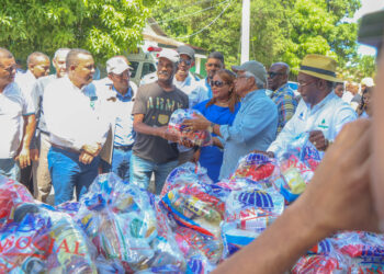 Bienes Nacionales y CEA encabezan operativo médico y ayudas sociales en San Pedro