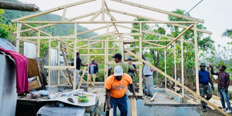 Afectados por huracán Fiona agradecen asistencia del gobierno en El Seibo