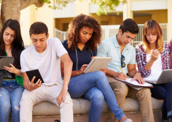 Cómo convertir los medios sociales en la ventanilla única de la Generación Z