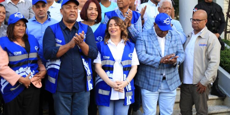 Gloria Reyes deja iniciado el Censo en Santo Domingo Oeste