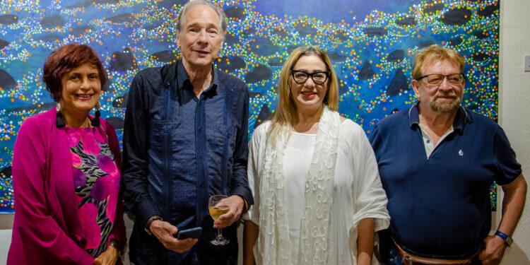 Julia Castillo pone a circular su primer libro de poesía Ángel terrenal