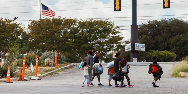 Los estados con políticas inclusivas para los inmigrantes: licencias de conducción, educación y salud