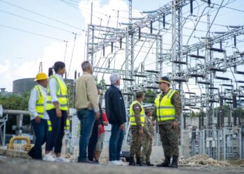 TRABAJOS DE PREVENCIÓN Y MANTENIMIENTO DE REDES ELÉCTRICAS DE ETED Y DISTRIBUIDORAS PERMITIERON MANTENER ANOCHE UN BUEN SERVICIO ELÉCTRICO, A PESAR DE LAS PRECIPITACIONES