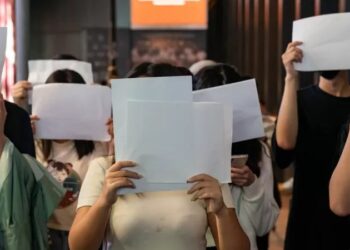 China está silenciando las protestas contra el gobierno y su política de «covid cero”