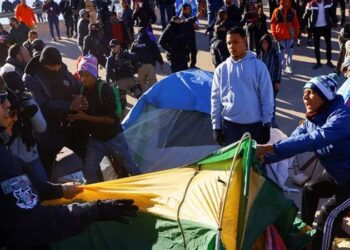Desalojan el campamento improvisado en Ciudad Juárez en el que migrantes venezolanos llevaban mas de un mes esperando cruzar a EE.UU.