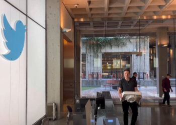Elon Musk ha disuelto el consejo de administración de Twitter, compuesto por 9 personas, y se ha convertido en su único director