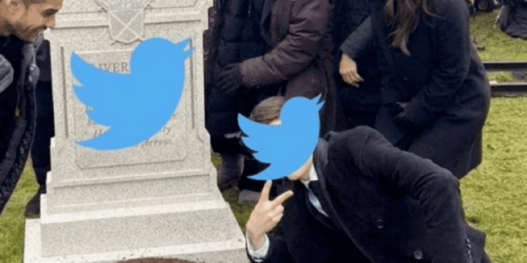 #RIPTwitter | El posible hilo automatizado de Twitter toma una página de los SMS