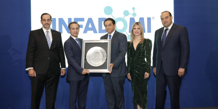 Infadomi reconoce a Vicepresidenta&nbsp;por desempeño al frente del Gabinete de Salud para contener el Covid &nbsp;