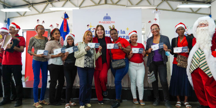 Presidente Abinader garantiza la cena de Noche Buena a un millón de familias a través de la Ruta de la Esperanza del Plan Social