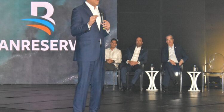 Presidente Abinader encabeza presentación plan maestro proyecto Punta Bergantín para relanzamiento Puerto Plata