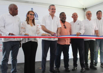 Inaugura moderno Centro Tecnológico Comunitario en Imbert.