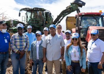 Gobierno Realizó operativos médicos, entregó útiles escolares y alimentos en bateyes de San Pedro