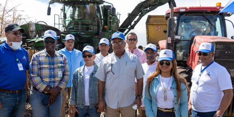 Gobierno Realizó operativos médicos, entregó útiles escolares y alimentos en bateyes de San Pedro