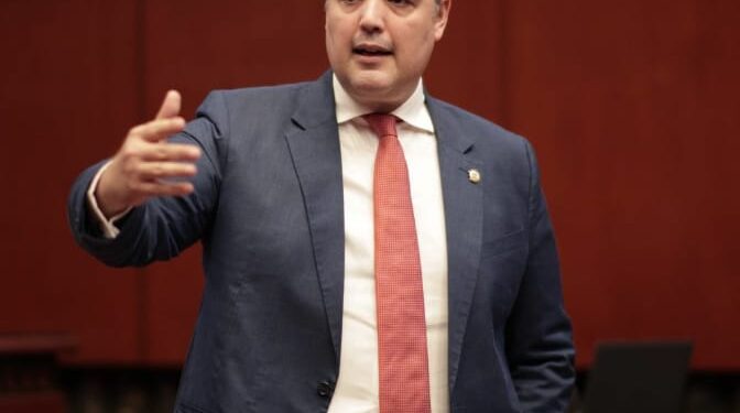 Senador pide al Presidente Abinader tomar en cuenta a Barahona con  las inversiones turísticas.