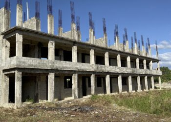 Comunitarios piden terminación de escuela en sector Cancino Adentro