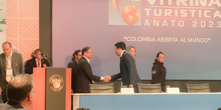 Presidente Petro inaugura feria Anato con República Dominicana como país invitado