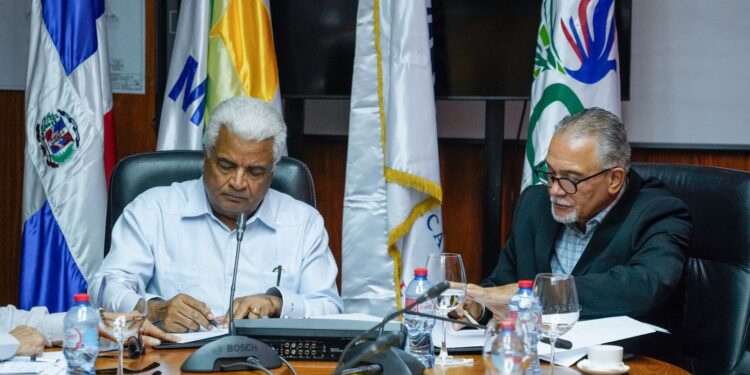 Bienes Nacionales y MERCADOM, firman convenio de Colaboración