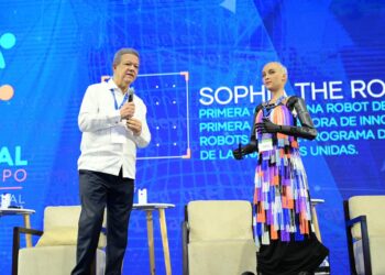 Leonel Fernández dice inteligencia artificial vino a quedarse