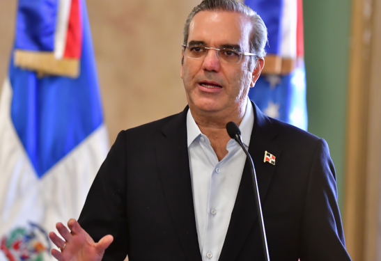 Abinader  instruye a Migración impedir entrada al país a extranjeros ligados a bandas en Haití