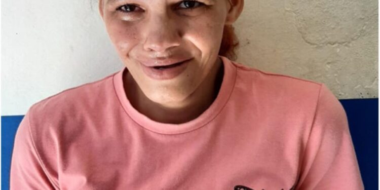 Apresan doméstica intentó introducir presunta marihuana a cárcel de Mao