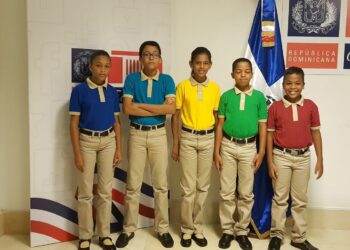 Ministerio de Educación cambiará uniforme escolar del sistema público