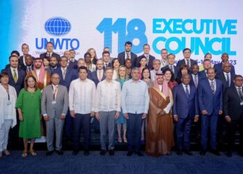 Collado llama a los ministros de turismo de la OMT a buscar una solución conjunta al tema del Sargazo.