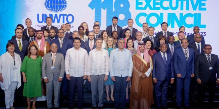 Collado llama a los ministros de turismo de la OMT a buscar una solución conjunta al tema del Sargazo.