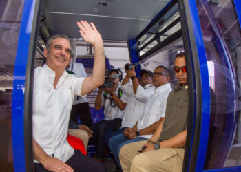 Alexis Jiménez valora Gobierno prolongue hasta el 16 de junio servicio gratuito Teleférico Alcarrizos