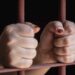 Dictan 20 años de prisión contra mujer atracó a mano armada miembro de seguridad de un banco
