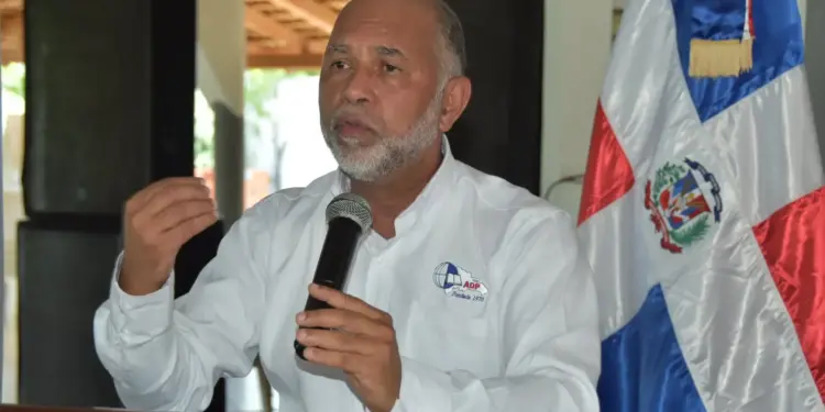 Día del Maestro: ADP pide a docentes seguir luchando por mejora en la calidad de vida 