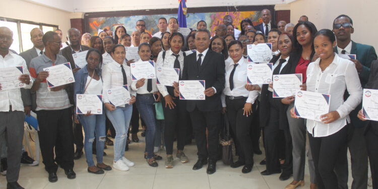 Concluye diplomado sobre Derecho Migratorio Americano y Europeo