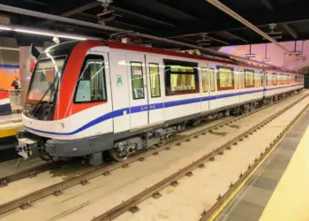 Hombre armado sube al Metro y causa tensión entre usuarios