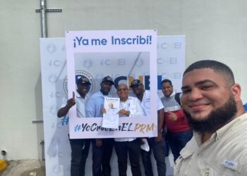 Ludwig Álvarez inscribe candidatura a diputado por circunscripción 3 de SDE