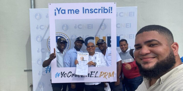 Ludwig Álvarez inscribe candidatura a diputado por circunscripción 3 de SDE