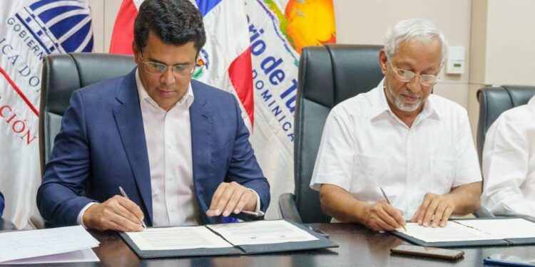 Ministros de Turismo y Educación firman acuerdo para llevar el turismo a las escuelas