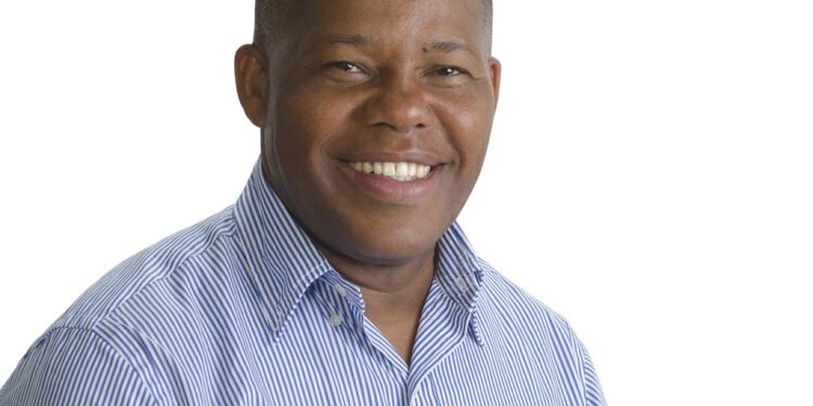 Adán Peguero encabeza SDE con un 43.4%; ratifica solucionará problemas de basura y ruido 