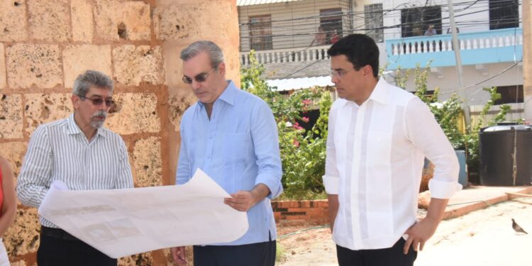 Presidente Abinader y ministro Collado recorren Ciudad Colonial y destacan su atracción turística