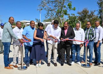 Collado entrega renovado Parque Municipal Pepillo Salcedo a un costo superior a los 39 millones de pesos