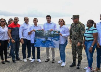 David Collado deja iniciadas obras en los Bajos de Haina que impactarán en el turismo de ese municipio