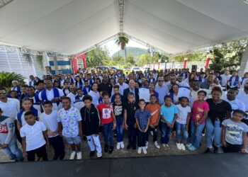 Centros Tecnológicos Comunitarios capacitan en tecnología a jóvenes de región Sur; entrega 603 certificados