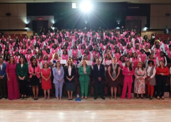 “Mujeres SUPEREmprendedoras” de Supérate ya ha graduado a 964 mujeres; el proyecto integró a 1,500