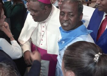 Rafael González reafirma compromiso con preservación de la vida durante encuentro con iglesia católica