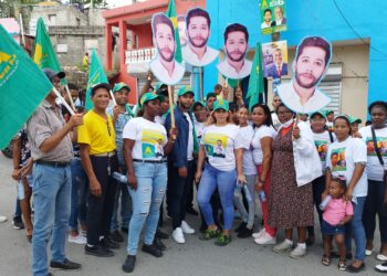 Edwin Padrón recibe masivo respaldo durante mano a mano en Cancino Adentro