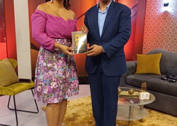 “Promesas lo que Dios quiere que sepas» en Fiestas y Personalidades