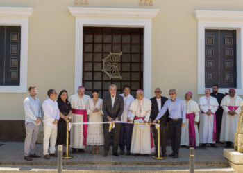 Presidente Abinader y el ministro Collado entregan a la iglesia remozado el museo de la Catedral en Ciudad Colonial