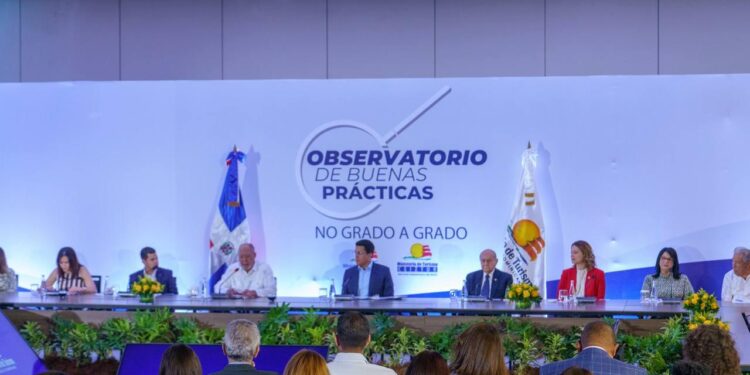 Universidades, iglesias y sector privado dicen luz verde en MITUR con la transparencia